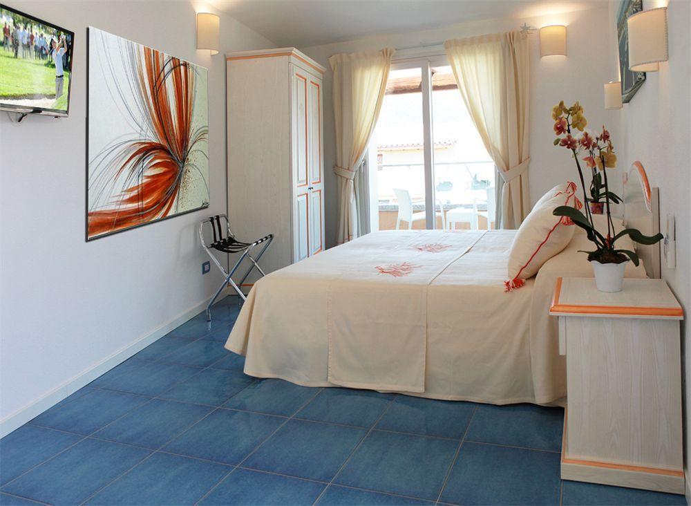 Janas Hotel