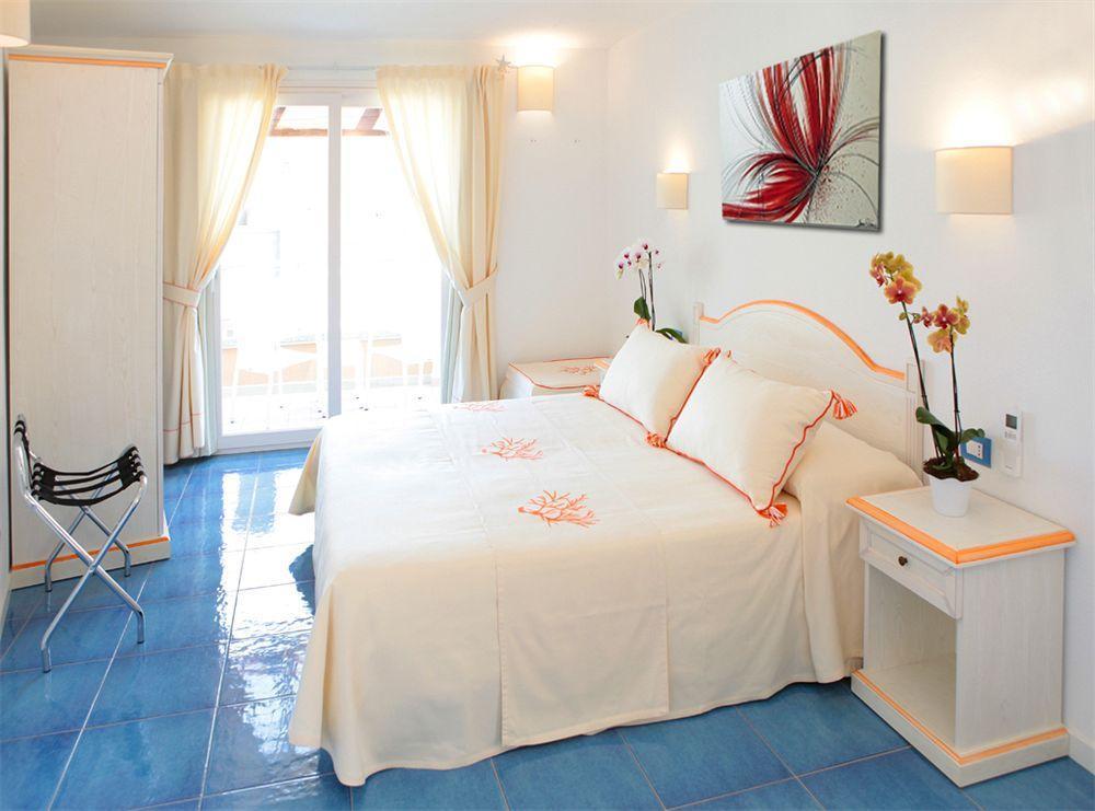 Janas Hotel 3*